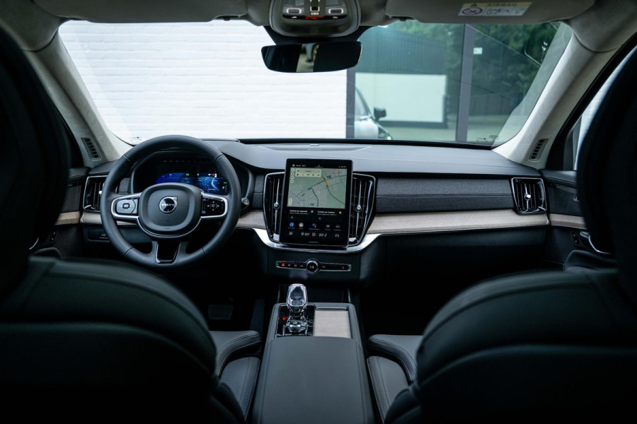 Volvo XC90 2.0 T8 Recharge AWD Ultra Bright Luchtvering Pano