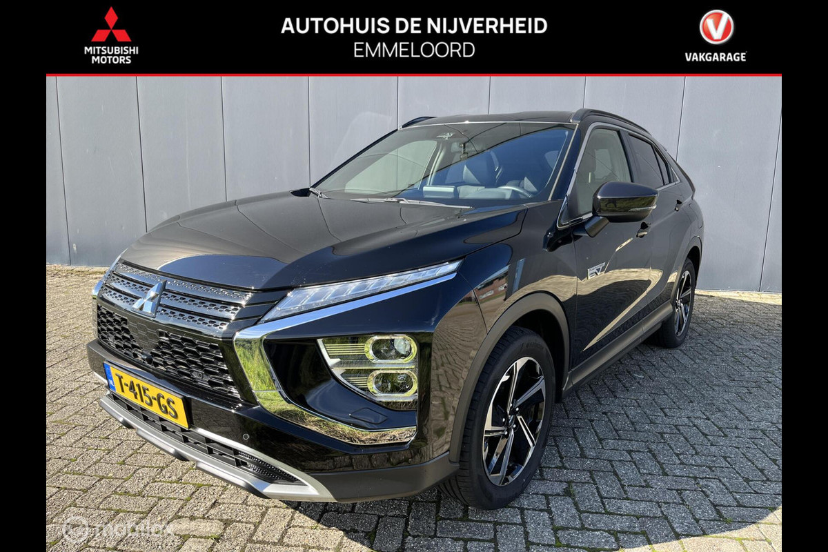 Mitsubishi Eclipse Cross 2.4 PHEV Intense+ TERKHAAK|NAVI| CARPLAY