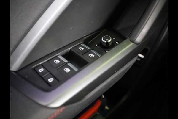 Audi Q3 Sportback 45 TFSI e S Edition 245pk | Lederen bekeding | Sonos Premium soundsystem | Navigatie | Parkeersensoren voor en achter