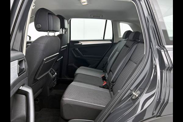 Volkswagen Tiguan 1.5 TSI ACT Highline Business R(Goed OnderH, Navi, Addapt Cruise, ParkeerS V+A, StoelV, Etc)
