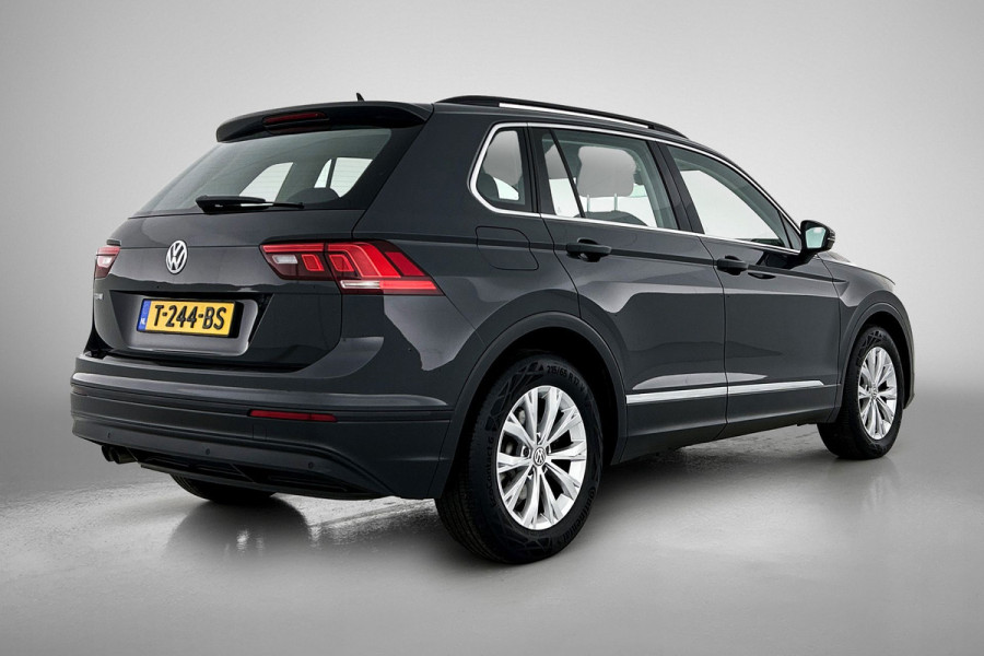 Volkswagen Tiguan 1.5 TSI ACT Highline Business R(Goed OnderH, Navi, Addapt Cruise, ParkeerS V+A, StoelV, Etc)
