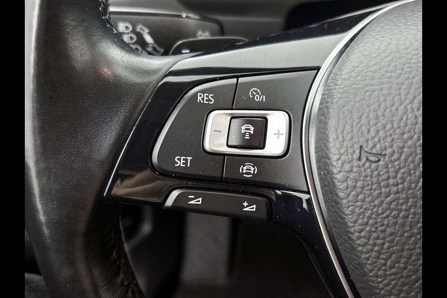 Volkswagen Tiguan 1.5 TSI ACT Highline Business R(Goed OnderH, Navi, Addapt Cruise, ParkeerS V+A, StoelV, Etc)