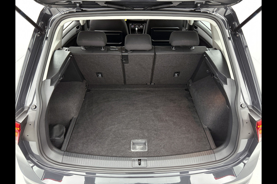 Volkswagen Tiguan 1.5 TSI ACT Highline Business R(Goed OnderH, Navi, Addapt Cruise, ParkeerS V+A, StoelV, Etc)