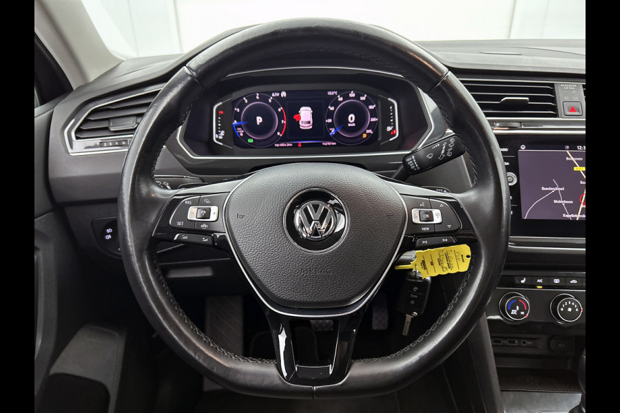 Volkswagen Tiguan 1.5 TSI ACT Highline Business R(Goed OnderH, Navi, Addapt Cruise, ParkeerS V+A, StoelV, Etc)
