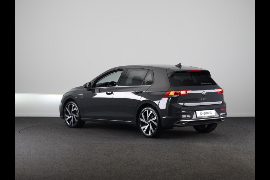 Volkswagen Golf 1.5 eTSI Style 150 PK DSG | Navigatie | 18"LM Velgen | Keyless entry |