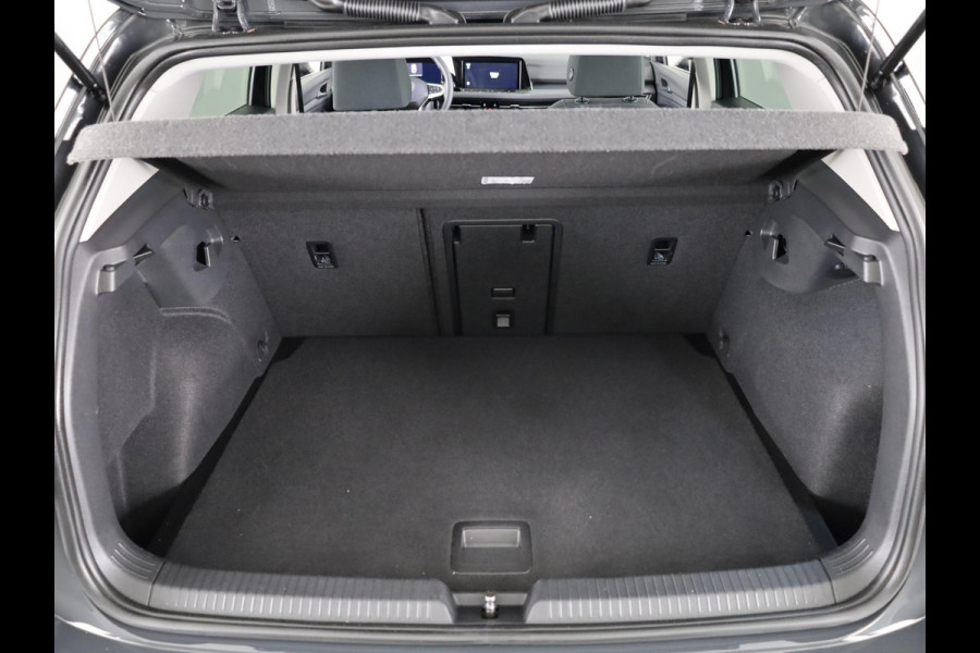 Volkswagen Golf 1.5 eTSI Style 150 PK DSG | Navigatie | 18"LM Velgen | Keyless entry |