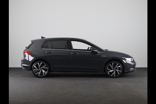 Volkswagen Golf 1.5 eTSI Style 150 PK DSG | Navigatie | 18"LM Velgen | Keyless entry |