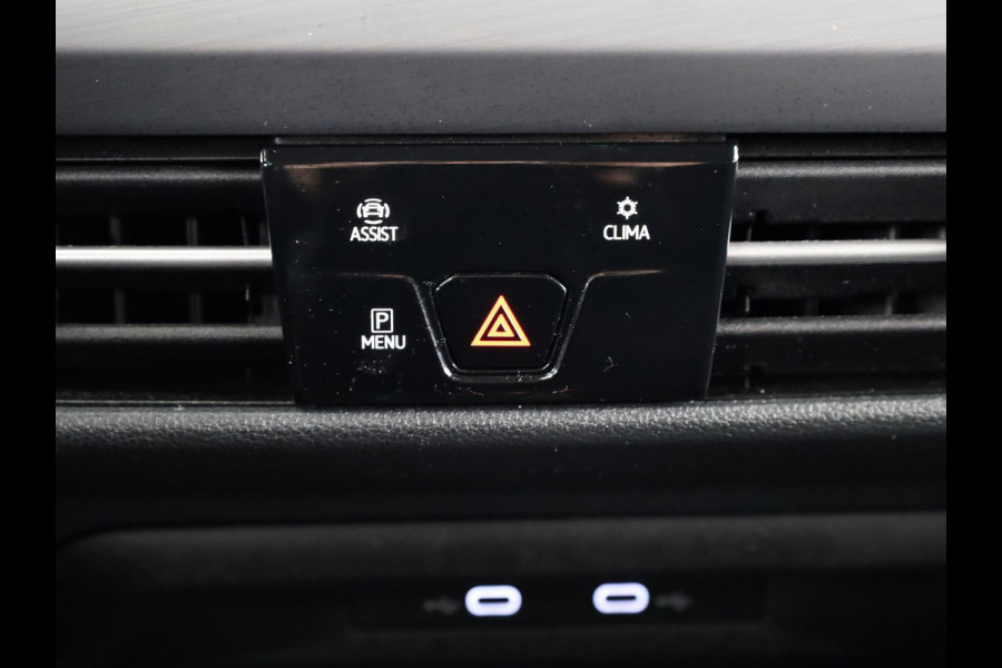 Volkswagen Golf 1.5 eTSI Style 150 PK DSG | Navigatie | 18"LM Velgen | Keyless entry |