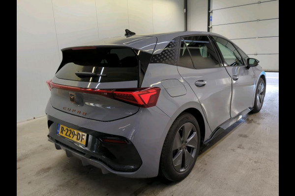 CUPRA Born Business 62 kWh Auto. Navigatie Apple Carplay/ Android Auto Camera Parkeersensoren Adaptive Cruise Control Stoel- en stuurverwarming Full Led Climate Control Lichtmetalen velgen