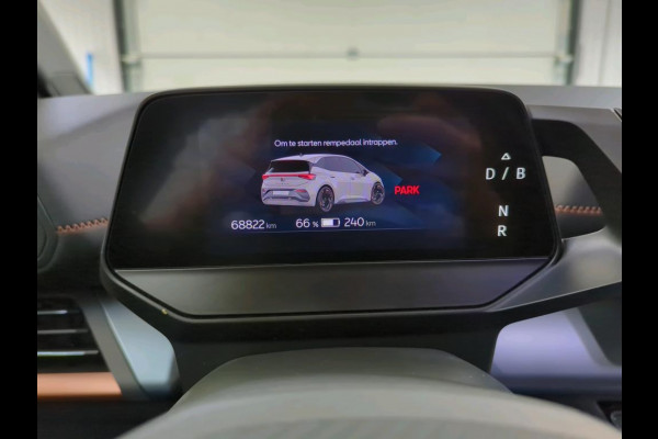 CUPRA Born Business 62 kWh Auto. Navigatie Apple Carplay/ Android Auto Camera Parkeersensoren Adaptive Cruise Control Stoel- en stuurverwarming Full Led Climate Control Lichtmetalen velgen
