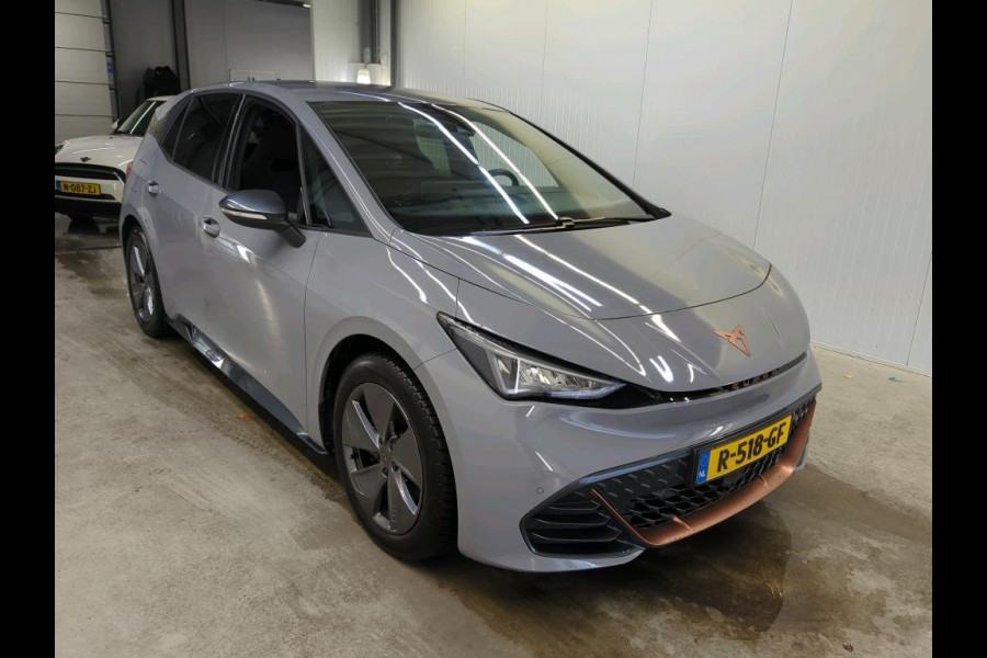 CUPRA Born Business 62 kWh Auto. Navigatie Apple Carplay/ Android Auto Camera Parkeersensoren Adaptive Cruise Control Stoel- en stuurverwarming Full Led Climate Control Lichtmetalen velgen