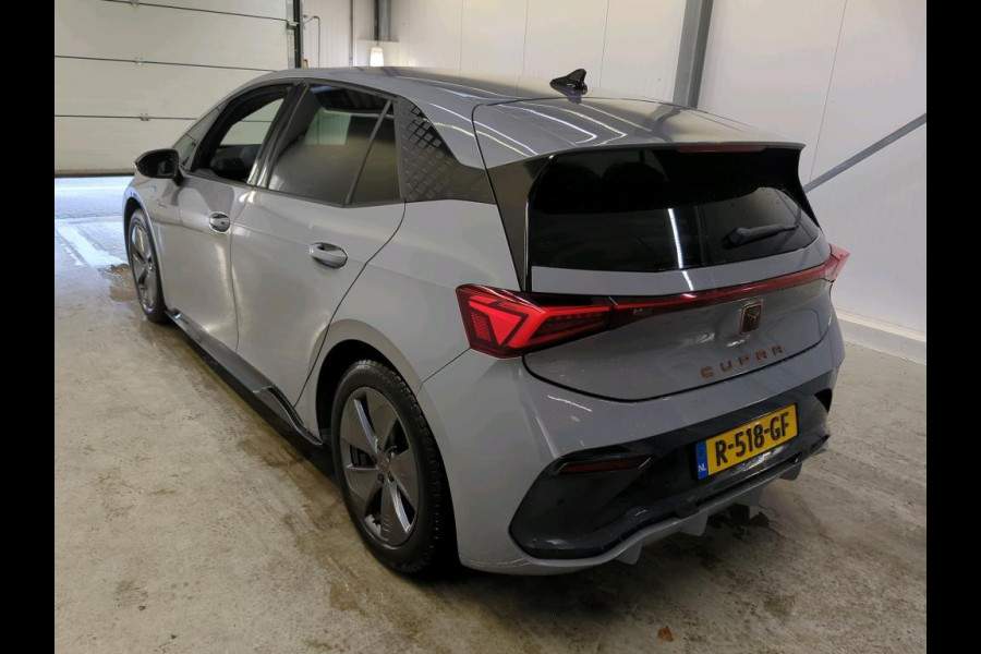 CUPRA Born Business 62 kWh Auto. Navigatie Apple Carplay/ Android Auto Camera Parkeersensoren Adaptive Cruise Control Stoel- en stuurverwarming Full Led Climate Control Lichtmetalen velgen
