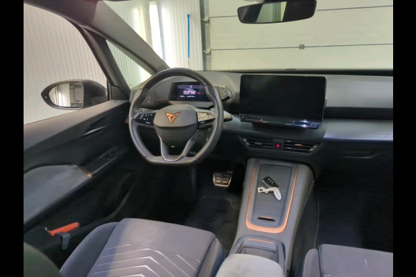 CUPRA Born Business 62 kWh Auto. Navigatie Apple Carplay/ Android Auto Camera Parkeersensoren Adaptive Cruise Control Stoel- en stuurverwarming Full Led Climate Control Lichtmetalen velgen