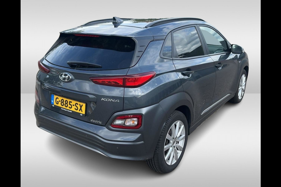 Hyundai Kona EV Premium 64 kWh / Leder / Headup display / Camera / Keyless / Navigatie / Stoel verwarming