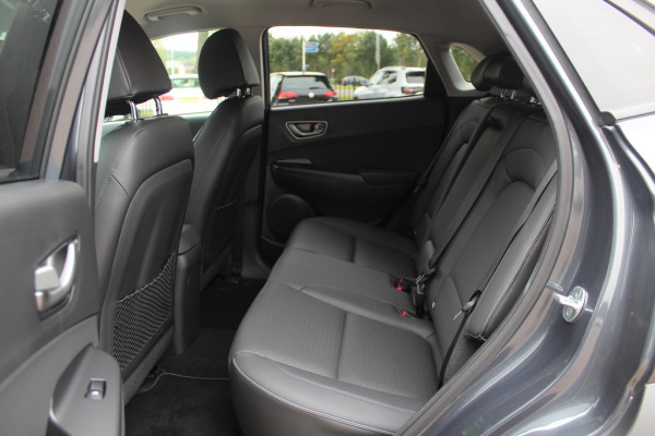 Hyundai Kona EV Premium 64 kWh / Leder / Headup display / Camera / Keyless / Navigatie / Stoel verwarming