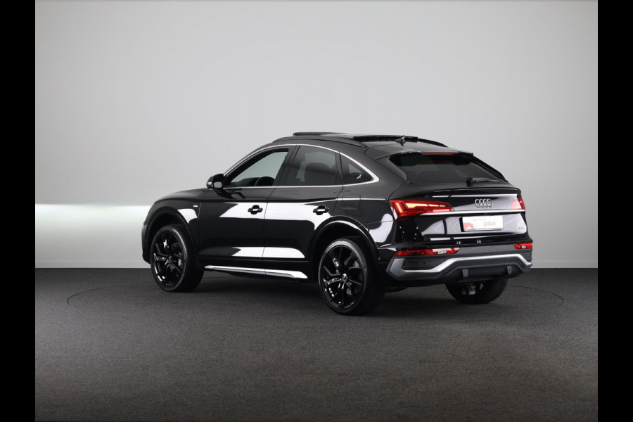 Audi Q5 Sportback 50 TFSI e S edition Competition 299 pk S-tronic | Verlengde garantie | Navigatie via App | Panoramadak | Trekhaak | Parkeersensoren (Park assist) | Rondomzicht camera |