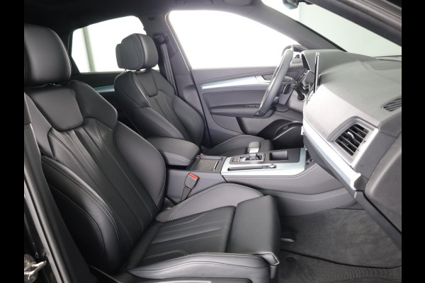 Audi Q5 Sportback 50 TFSI e S edition Competition 299 pk S-tronic | Verlengde garantie | Navigatie via App | Panoramadak | Trekhaak | Parkeersensoren (Park assist) | Rondomzicht camera |