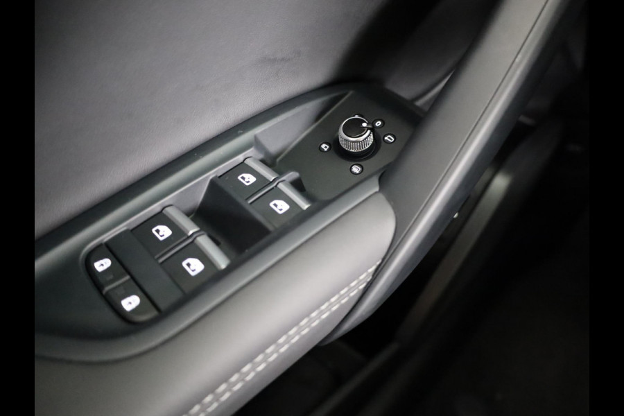 Audi Q5 Sportback 50 TFSI e S edition Competition 299 pk S-tronic | Verlengde garantie | Navigatie via App | Panoramadak | Trekhaak | Parkeersensoren (Park assist) | Rondomzicht camera |