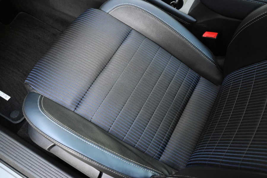 Nissan QASHQAI 1.3 MHEV Xtronic 1stEd Pano Trekhaak H-Leder ProPilot '21 Nissan QASHQAI 1.3 MHEV Xtronic 1stEd Pano Trekhaak H-Leder ProPilot '21