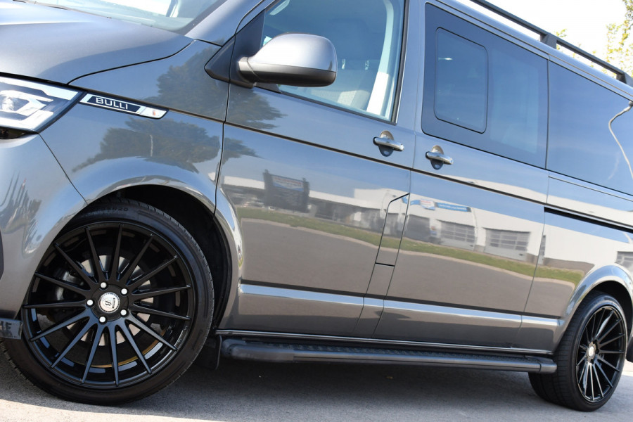 Volkswagen Transporter 2.0 TDI L2H1 30 DC Bulli Virtual, Carplay, Camera, LED, 150pk, 2 x Schuifdeur, Automaat, Trekhaak, Uniek!