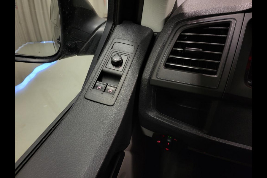 Volkswagen Transporter 2.0TDI 150pk L2/H1 Dubbele Cabine Automaat Euro 6!