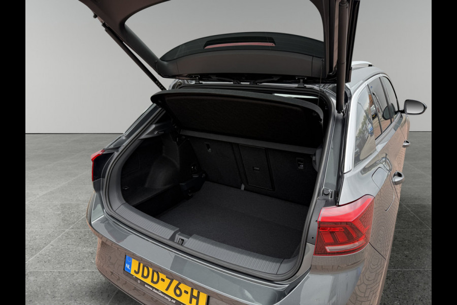 Volkswagen T-Roc 1.5 TSI 150pk DSG R-Line | Acc | Side assist | Camera