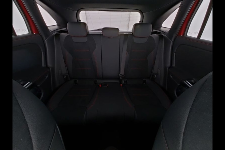 Mercedes-Benz GLA 250 e AMG Plug-In Hybride AMG Line Advanced Plus | Trekhaak | Dodehoek Assist | 11 kW Laden | Stoel en Stuurverwarming. Inclusief 24 maanden MB Certified garantie voor Europa.