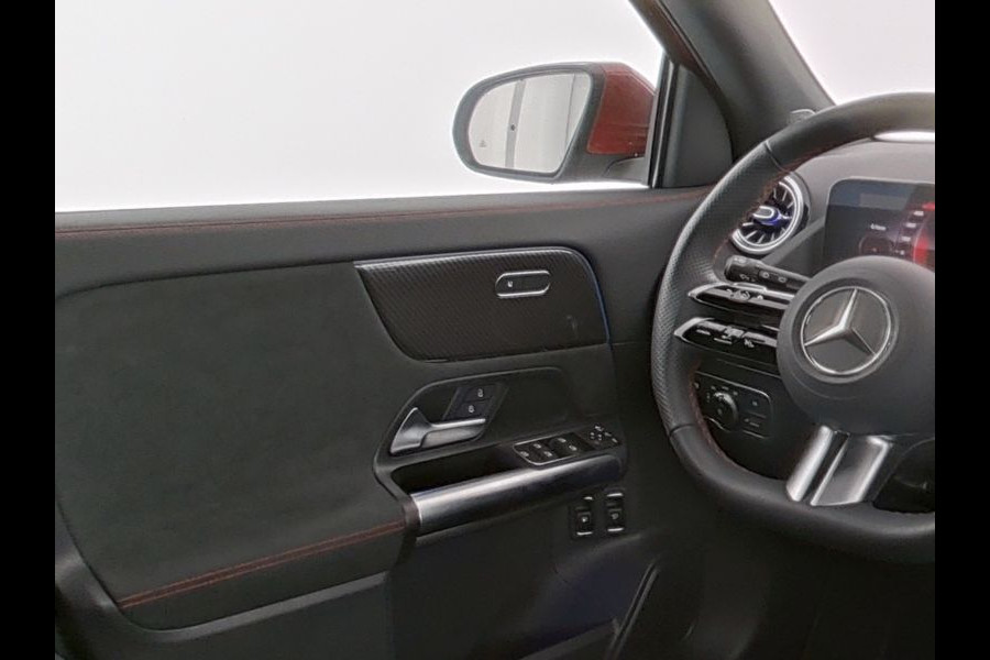 Mercedes-Benz GLA 250 e AMG Plug-In Hybride AMG Line Advanced Plus | Trekhaak | Dodehoek Assist | 11 kW Laden | Stoel en Stuurverwarming. Inclusief 24 maanden MB Certified garantie voor Europa.