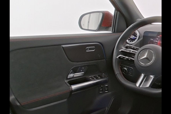 Mercedes-Benz GLA 250 e AMG Plug-In Hybride AMG Line Advanced Plus | Trekhaak | Dodehoek Assist | 11 kW Laden | Stoel en Stuurverwarming. Inclusief 24 maanden MB Certified garantie voor Europa.
