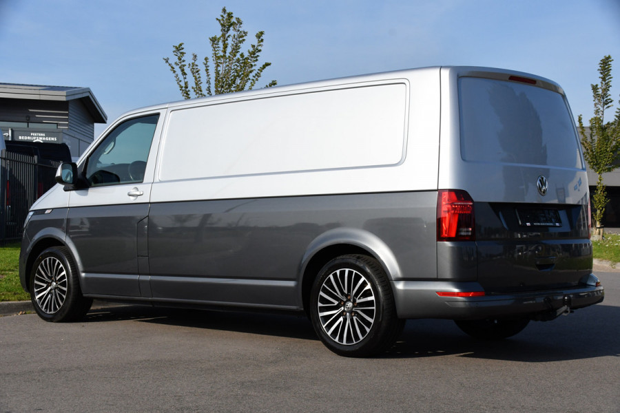 Volkswagen Transporter 2.0 TDI L2H1 32 Highline Camera, Adaptieve Cruise, Carplay, Automaat, LED, 150pk, Uniek! Trekhaak,