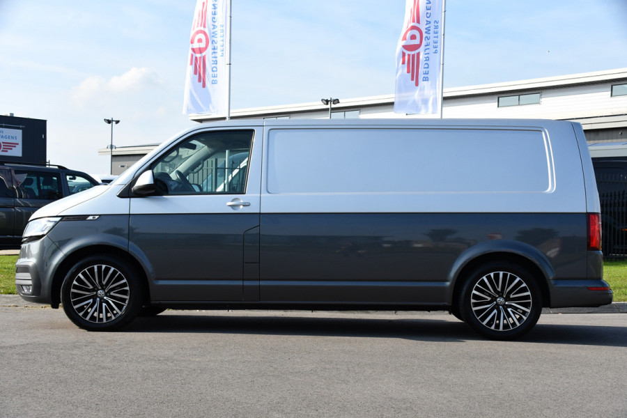 Volkswagen Transporter 2.0 TDI L2H1 32 Highline Camera, Adaptieve Cruise, Carplay, Automaat, LED, 150pk, Uniek! Trekhaak,