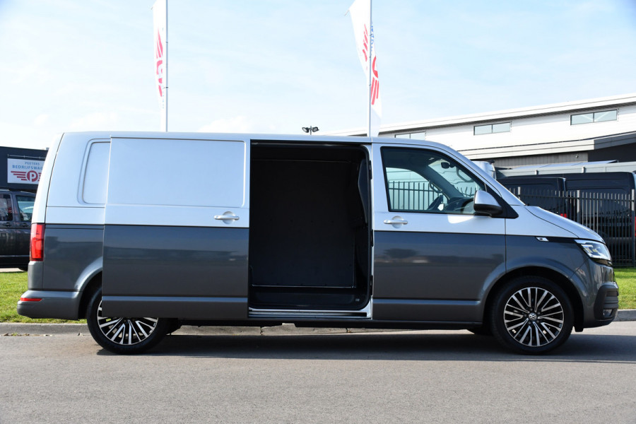Volkswagen Transporter 2.0 TDI L2H1 32 Highline Camera, Adaptieve Cruise, Carplay, Automaat, LED, 150pk, Uniek! Trekhaak,