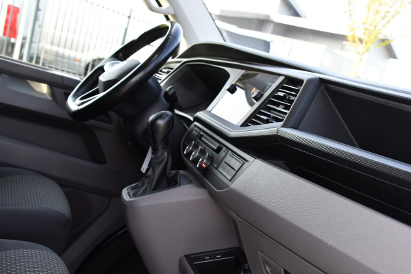 Volkswagen Transporter 2.0 TDI L2H1 32 Highline Camera, Adaptieve Cruise, Carplay, Automaat, LED, 150pk, Uniek! Trekhaak,
