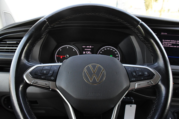 Volkswagen Transporter 2.0 TDI L2H1 32 Highline Camera, Adaptieve Cruise, Carplay, Automaat, LED, 150pk, Uniek! Trekhaak,