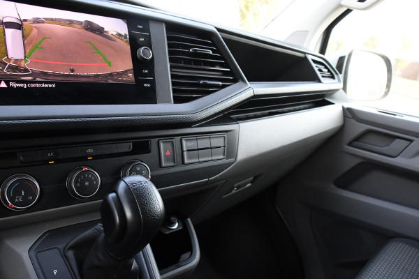 Volkswagen Transporter 2.0 TDI L2H1 32 Highline Camera, Adaptieve Cruise, Carplay, Automaat, LED, 150pk, Uniek! Trekhaak,