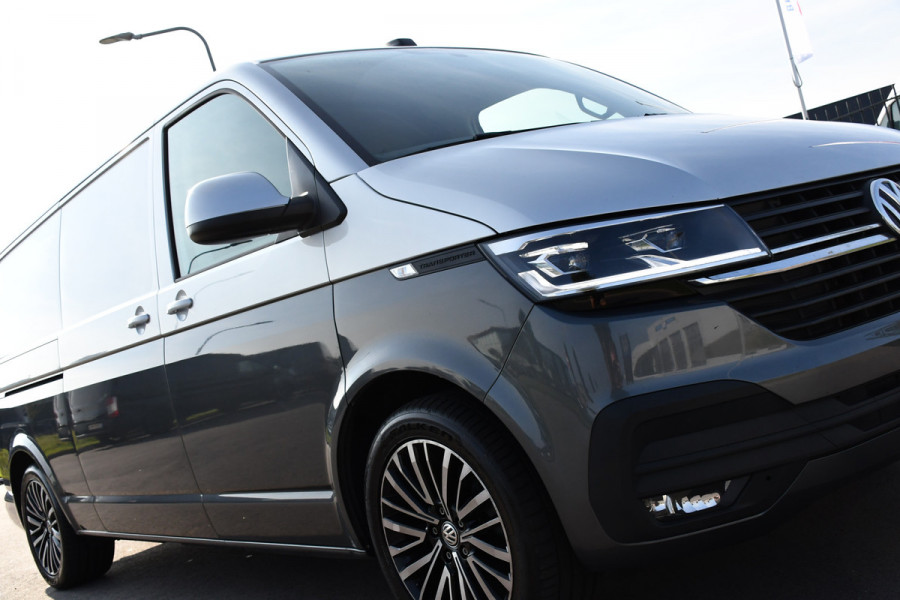 Volkswagen Transporter 2.0 TDI L2H1 32 Highline Camera, Adaptieve Cruise, Carplay, Automaat, LED, 150pk, Uniek! Trekhaak,