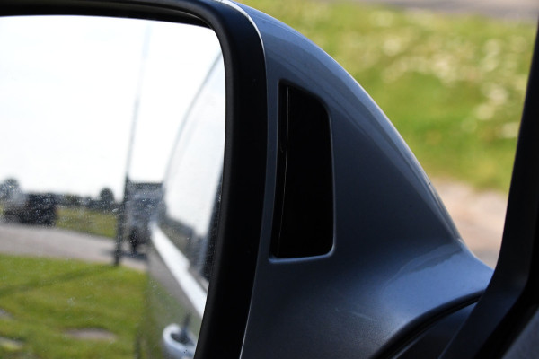 Volkswagen Transporter 2.0 TDI L2H1 32 Highline Camera, Adaptieve Cruise, Carplay, Automaat, LED, 150pk, Uniek! Trekhaak,