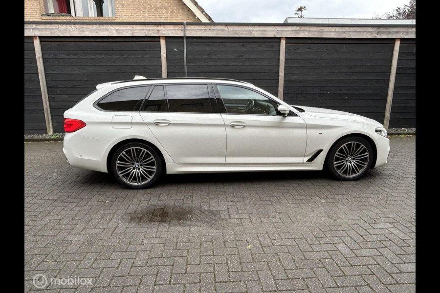 BMW 5 Serie Touring 540i xDrive High Executive Pano dak / trekhaak / vol leder