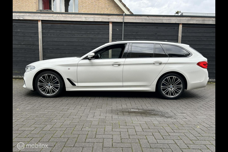 BMW 5 Serie Touring 540i xDrive High Executive Pano dak / trekhaak / vol leder