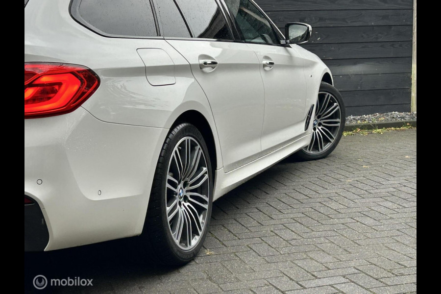 BMW 5 Serie Touring 540i xDrive High Executive Pano dak / trekhaak / vol leder