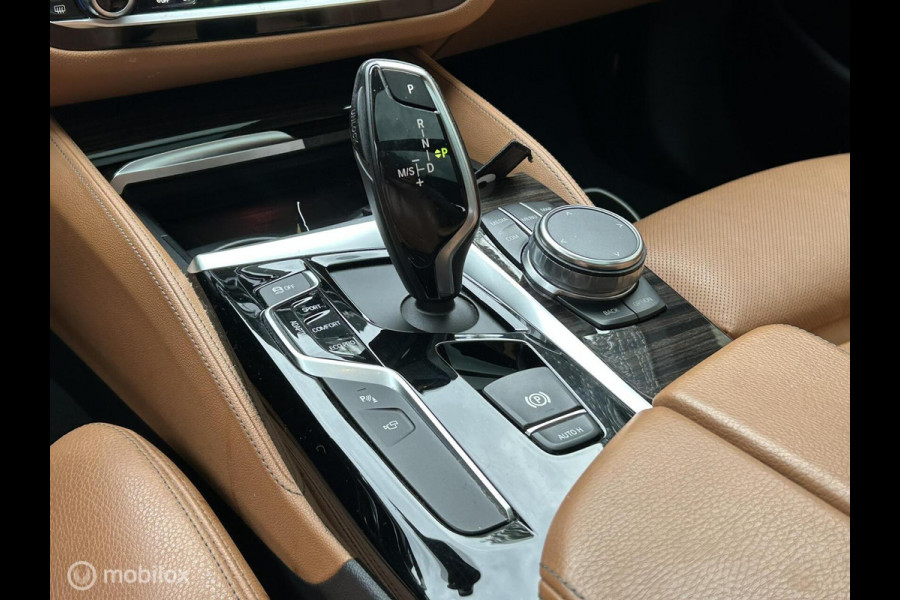 BMW 5 Serie Touring 540i xDrive High Executive Pano dak / trekhaak / vol leder