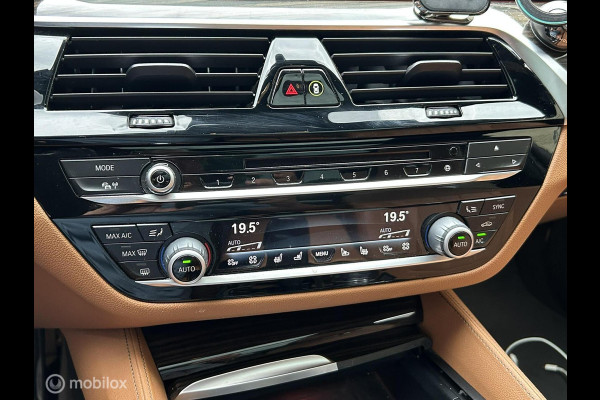BMW 5 Serie Touring 540i xDrive High Executive Pano dak / trekhaak / vol leder