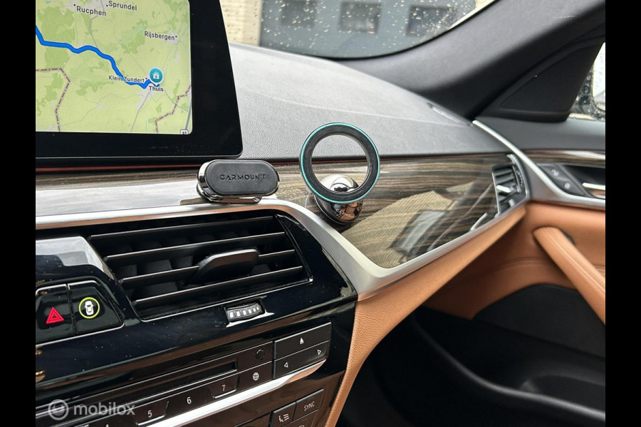 BMW 5 Serie Touring 540i xDrive High Executive Pano dak / trekhaak / vol leder