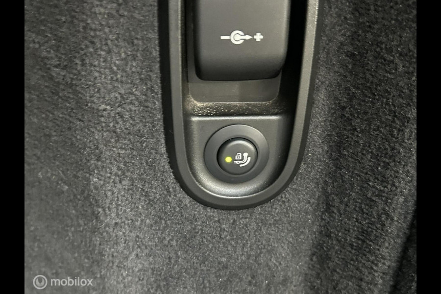 BMW 5 Serie Touring 540i xDrive High Executive Pano dak / trekhaak / vol leder