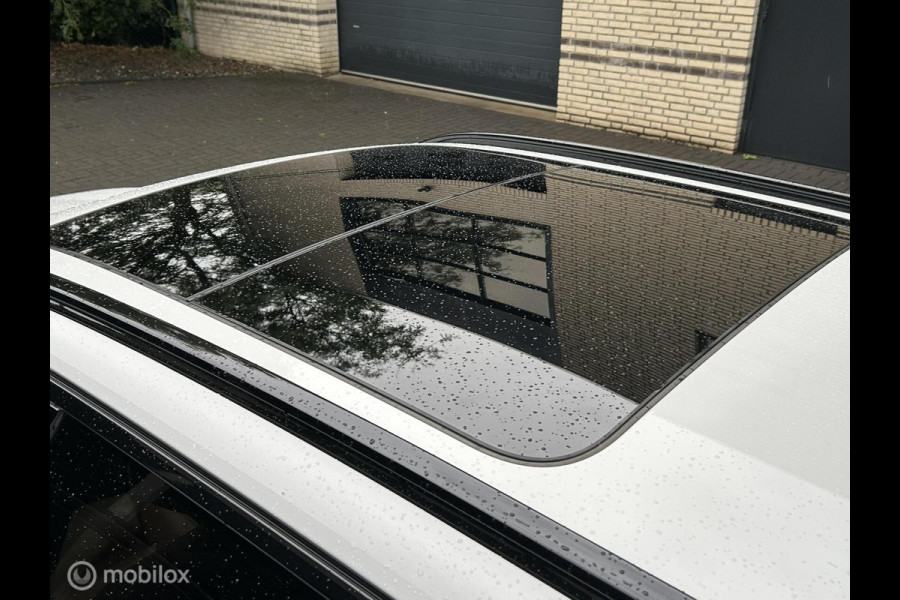BMW 5 Serie Touring 540i xDrive High Executive Pano dak / trekhaak / vol leder