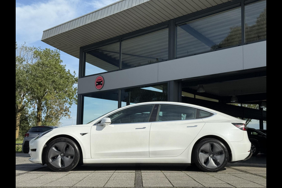 Tesla Model 3 Range Plus | Trekhaak | Autopilot | Panorama | Leder |