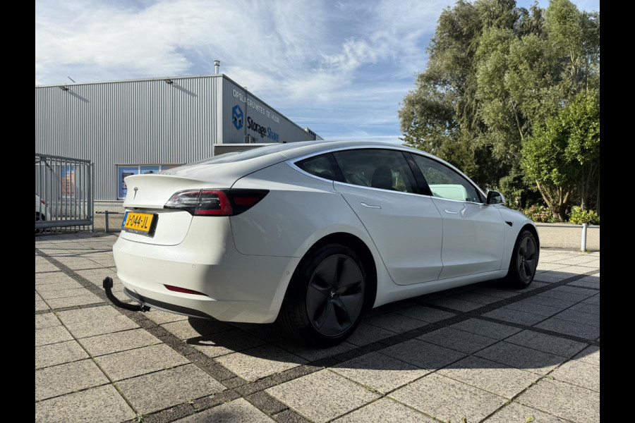 Tesla Model 3 Range Plus | Trekhaak | Autopilot | Panorama | Leder |