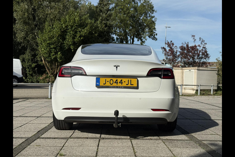 Tesla Model 3 Range Plus | Trekhaak | Autopilot | Panorama | Leder |