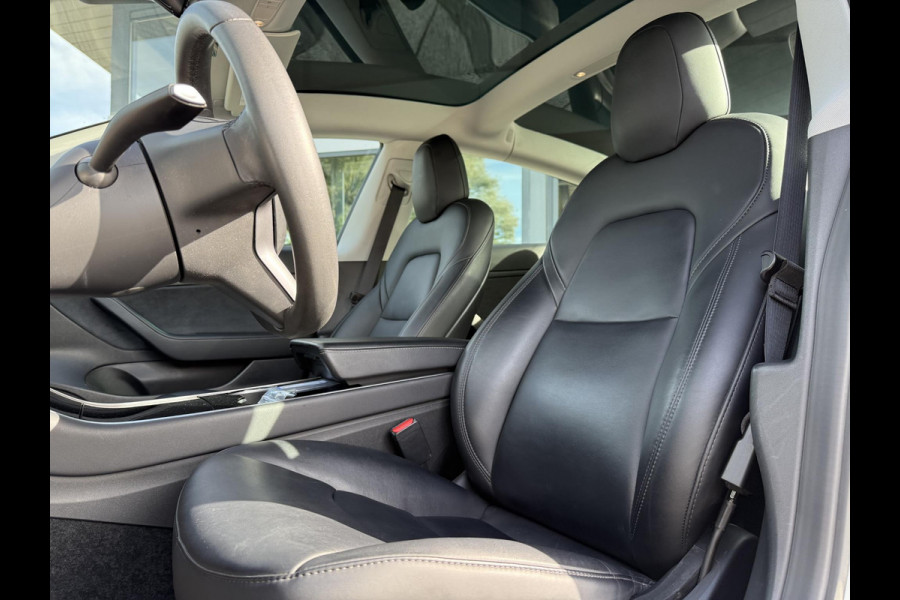 Tesla Model 3 Range Plus | Trekhaak | Autopilot | Panorama | Leder |