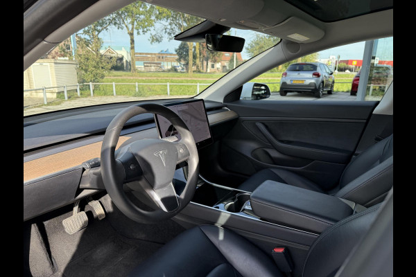 Tesla Model 3 Range Plus | Trekhaak | Autopilot | Panorama | Leder |